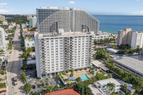 Condo in Fort Lauderdale, Florida, 1 bedroom  № 2015832