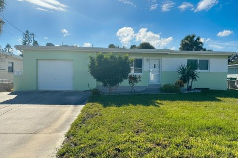 House in Daytona Beach Shores, Florida 2 bedrooms, 92.9 sq.m. № 2228404