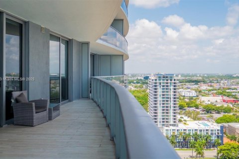 Condo in Miami, Florida, 2 bedrooms  № 1828216 - photo 3