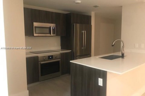 Condo in Miami, Florida, 2 bedrooms  № 1828216 - photo 17