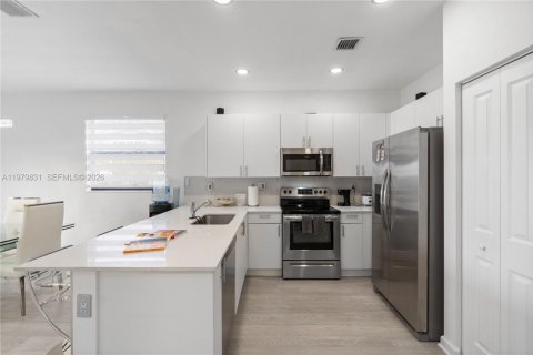 Townhouse in Homestead, Florida 3 bedrooms, 157.47 sq.m. № 2043082 - photo 16