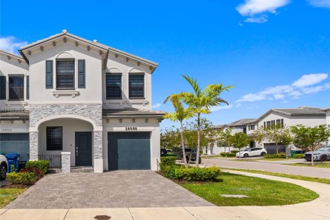 Townhouse in Homestead, Florida 3 bedrooms, 157.47 sq.m. № 2043082