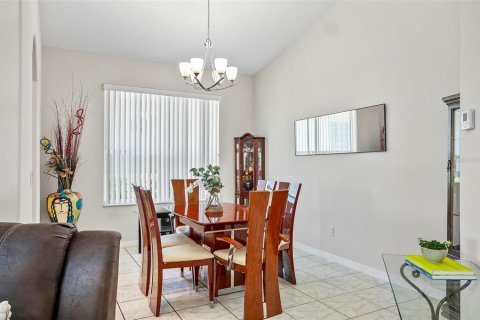 House in Palm Coast, Florida 3 bedrooms, 164.34 sq.m. № 1658211 - photo 9