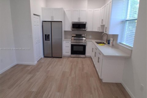 Villa ou maison à louer à Southwest Ranches, Floride: 2 chambres, 111.48 m2 № 1977111 - photo 4