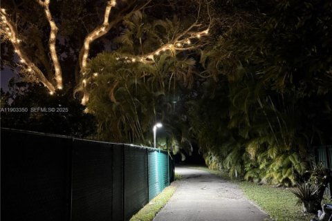 Villa ou maison à louer à Southwest Ranches, Floride: 2 chambres, 111.48 m2 № 1977111 - photo 15