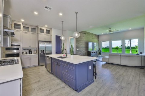 House in Apollo Beach, Florida 4 bedrooms, 308.16 sq.m. № 1834737 - photo 8