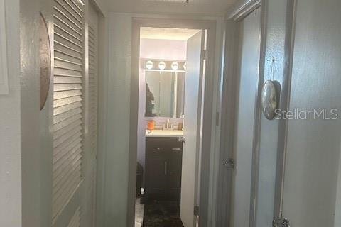 Condo in Bradenton, Florida, 2 bedrooms № 2105757 - photo 8