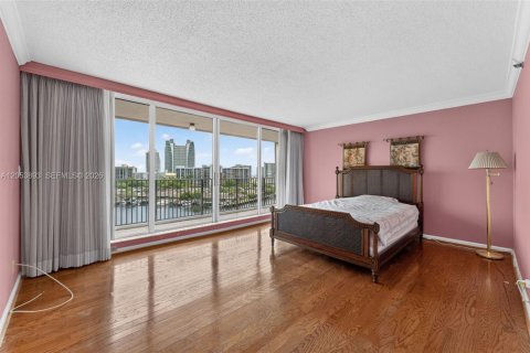 Condo in Hallandale Beach, Florida, 2 bedrooms  № 2177181 - photo 14