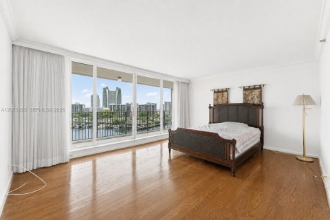 Condo in Hallandale Beach, Florida, 2 bedrooms  № 2177181 - photo 15