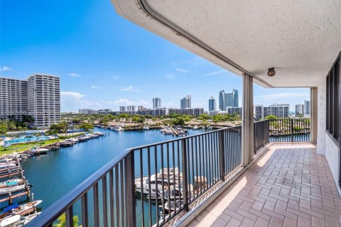 Condo in Hallandale Beach, Florida, 2 bedrooms  № 2177181