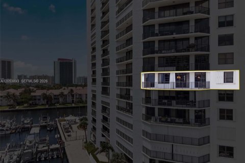 Condo in Hallandale Beach, Florida, 2 bedrooms  № 2177181 - photo 28