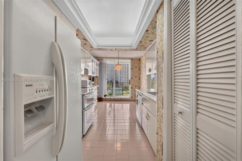 Condo in Hallandale Beach, Florida, 2 bedrooms  № 2177181 - photo 8