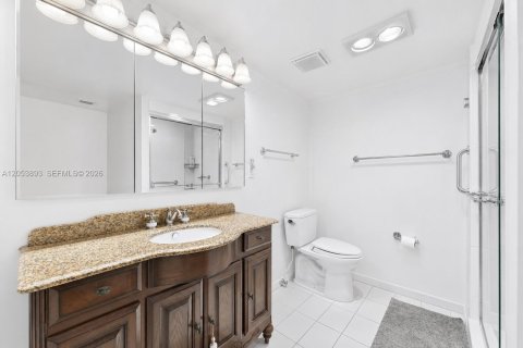 Condo in Hallandale Beach, Florida, 2 bedrooms  № 2177181 - photo 17