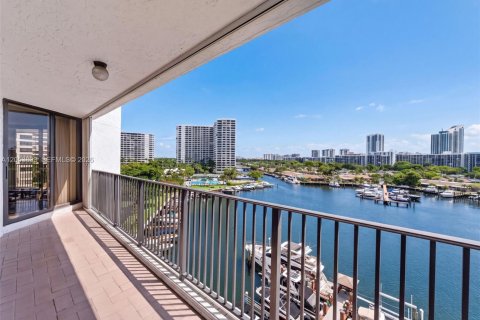 Condo in Hallandale Beach, Florida, 2 bedrooms  № 2177181 - photo 26