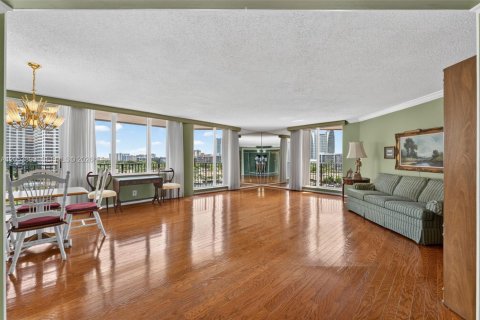 Condo in Hallandale Beach, Florida, 2 bedrooms  № 2177181 - photo 4