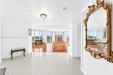 Condo in Hallandale Beach, Florida, 2 bedrooms  № 2177181 - photo 3