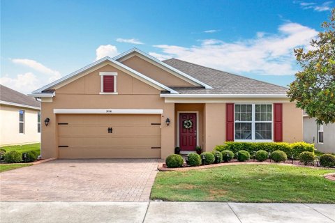 House in Clermont, Florida 3 bedrooms, 190.54 sq.m. № 1762108 - photo 1