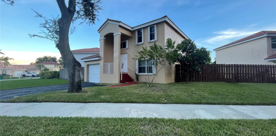 Casa en Davie, Florida 3 dormitorios, 158.12 m2 № 1881814