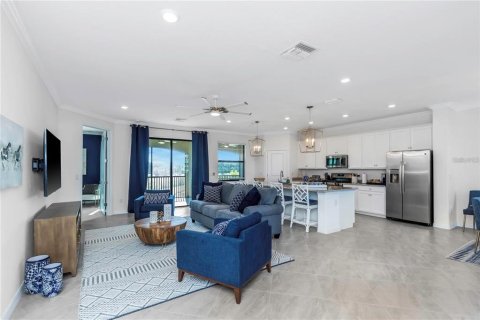 Condo in Lakewood Ranch, Florida, 3 bedrooms in LAKEWOOD NATIONAL  № 1751721 - photo 19