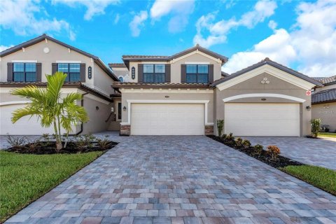 Condo in Lakewood Ranch, Florida, 3 bedrooms in LAKEWOOD NATIONAL  № 1751721 - photo 2