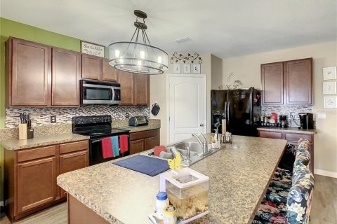 Villa ou maison à vendre à Kissimmee, Floride: 5 chambres, 248.42 m2 № 1438969 - photo 13