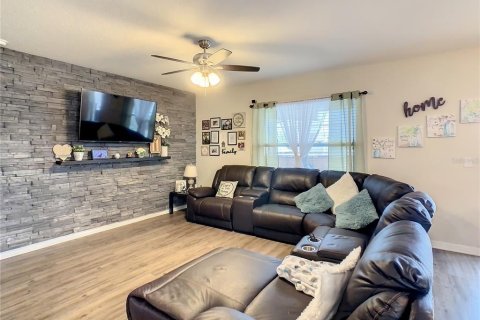 Villa ou maison à vendre à Kissimmee, Floride: 5 chambres, 248.42 m2 № 1438969 - photo 15