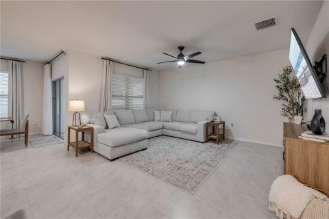 Villa ou maison à vendre à New Smyrna Beach, Floride: 3 chambres, 157 m2 № 2273116 - photo 6