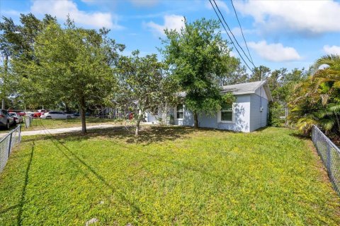House in Largo, Florida 3 bedrooms, 98.1 sq.m. № 1782176 - photo 26