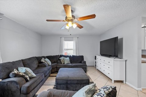 House in Largo, Florida 3 bedrooms, 98.1 sq.m. № 1782176 - photo 3