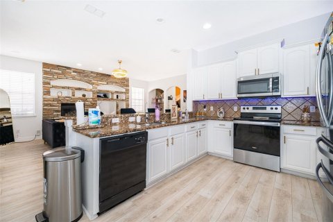 House in Orlando, Florida 4 bedrooms, 273.69 sq.m. № 1597727 - photo 22
