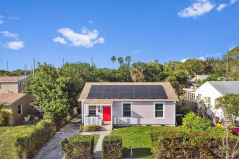 House in West Palm Beach, Florida 3 bedrooms, 111.39 sq.m. № 2071389