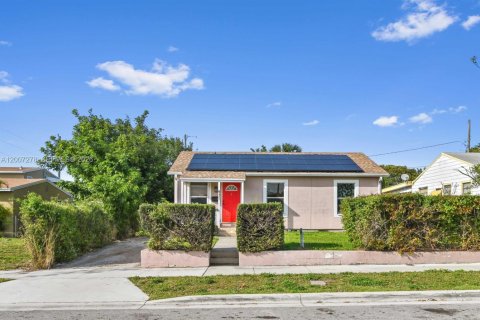 Casa en alquiler en West Palm Beach, Florida, 3 dormitorios, 111.39 m2 № 2071389 - foto 3