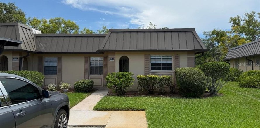 Condominio en New Port Richey, Florida, 2 dormitorios № 2149884