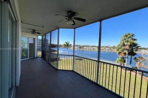 Купить кондоминиум в Дорал, Флорида 3 спальни, 231.33м2, № 2015727 - фото 11