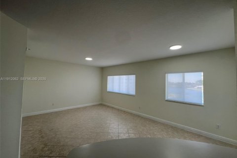 Купить кондоминиум в Дорал, Флорида 3 спальни, 231.33м2, № 2015727 - фото 12