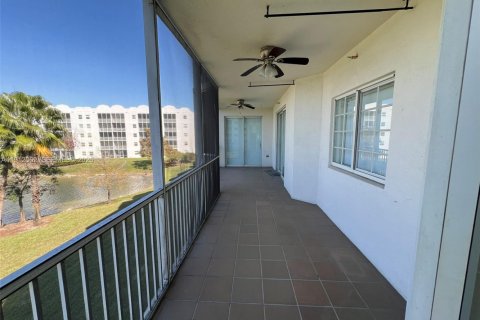 Купить кондоминиум в Дорал, Флорида 3 спальни, 231.33м2, № 2015727 - фото 9