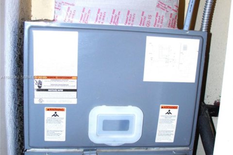 Купить кондоминиум в Дорал, Флорида 3 спальни, 231.33м2, № 2015727 - фото 7