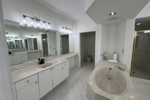 Купить кондоминиум в Дорал, Флорида 3 спальни, 231.33м2, № 2015727 - фото 27