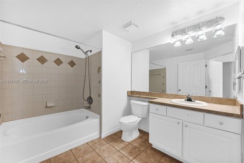 Снять в аренду кондоминиум в Палм-Бич-Гарденс, Флорида 2 спальни, 112.69м2, № 2009411 - фото 7