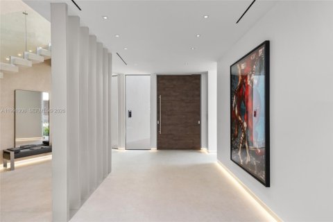 House in Hallandale Beach, Florida 7 bedrooms, 673.54 sq.m. № 2052183 - photo 17