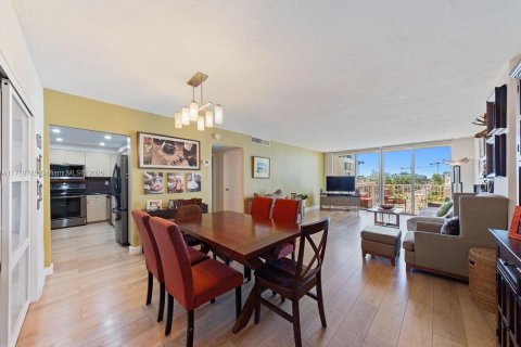 Condo in Bay Harbor Islands, Florida, 1 bedroom  № 1863185 - photo 6