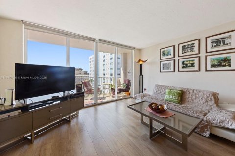 Condo in Bay Harbor Islands, Florida, 1 bedroom  № 1863185 - photo 4