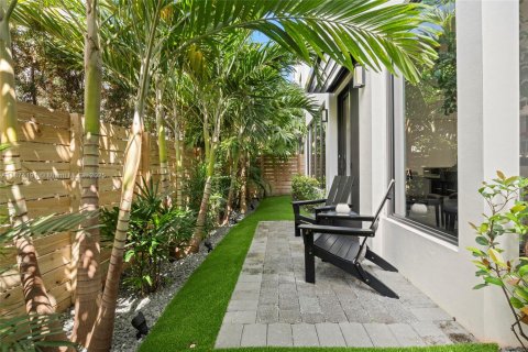 Touwnhouse à vendre à Wilton Manors, Floride: 3 chambres, 146.69 m2 № 2018788 - photo 21