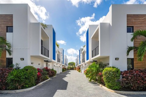 Touwnhouse à vendre à Wilton Manors, Floride: 3 chambres, 146.69 m2 № 2018788 - photo 3