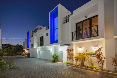 Touwnhouse à vendre à Wilton Manors, Floride: 3 chambres, 146.69 m2 № 2018788 - photo 4