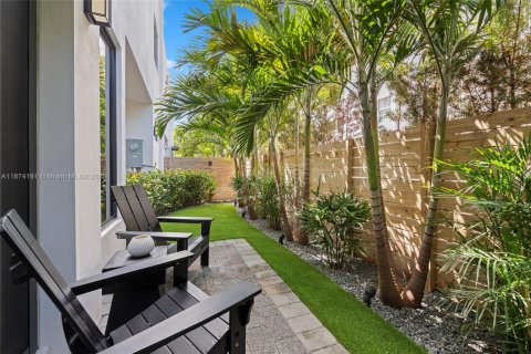 Touwnhouse à vendre à Wilton Manors, Floride: 3 chambres, 146.69 m2 № 2018788 - photo 19