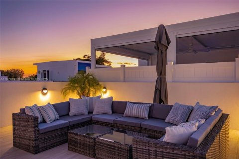 Touwnhouse à Wilton Manors, Floride 3 chambres, 146.69 m2 № 2018788