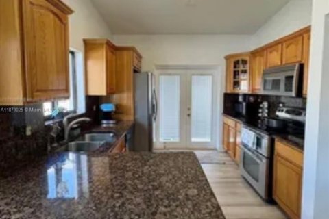 Casa en venta en Miami, Florida, 3 dormitorios, 107.3 m2 № 1921607 - foto 5