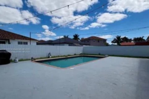 Casa en venta en Miami, Florida, 3 dormitorios, 107.3 m2 № 1921607 - foto 17
