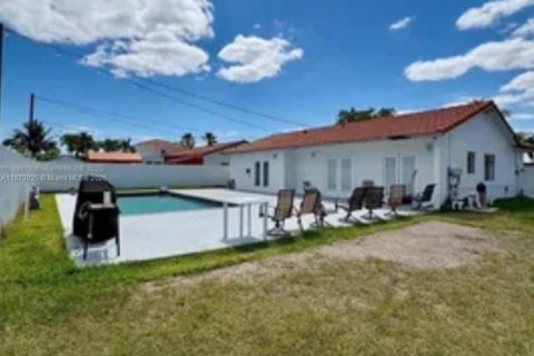 Casa en venta en Miami, Florida, 3 dormitorios, 107.3 m2 № 1921607 - foto 18